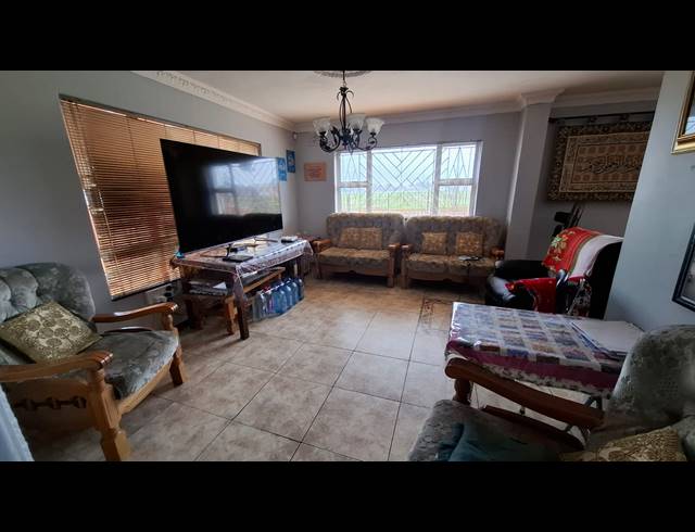 3 BEDROOM FREEHOLD FOR SALE IN PINATI